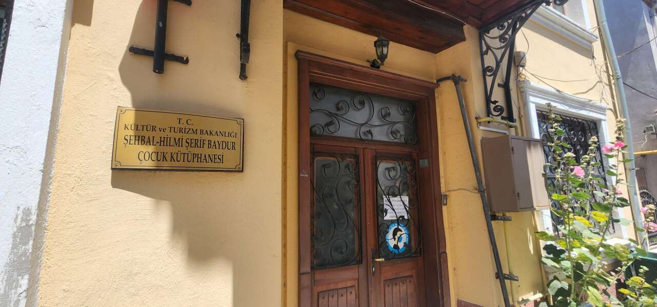 Muğla'da İki Kütüphane Deprem Riski Nedeniyle 2 Yıllığına Kapanıyor: Vatandaşlar Tepkili 3